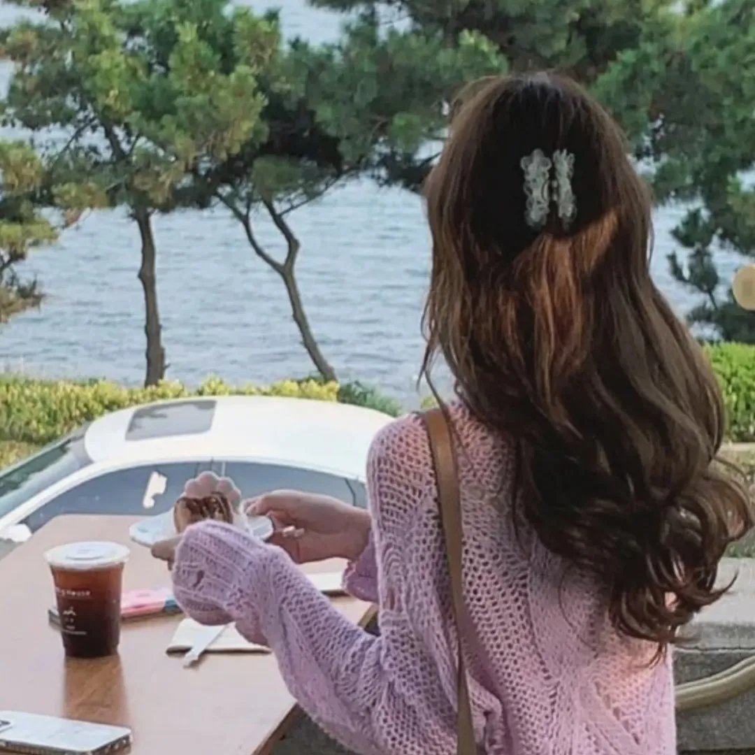 我向我的女老板借钱